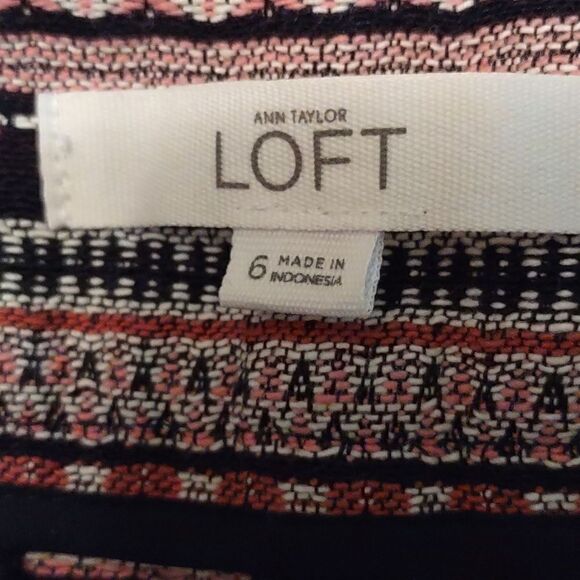 Ann Taylor Loft Size 6 Tapestry like Pink Floral Geometric Short Shorts Pockets - Picture 5 of 8